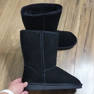 Monroe & Main Black Pull On Winter Boots